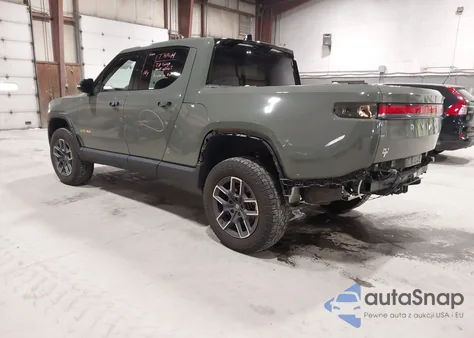 2022 Rivian R1T Launch Edition z USA, uszkodzony, nr VIN 7FCTGAAL2NN000724